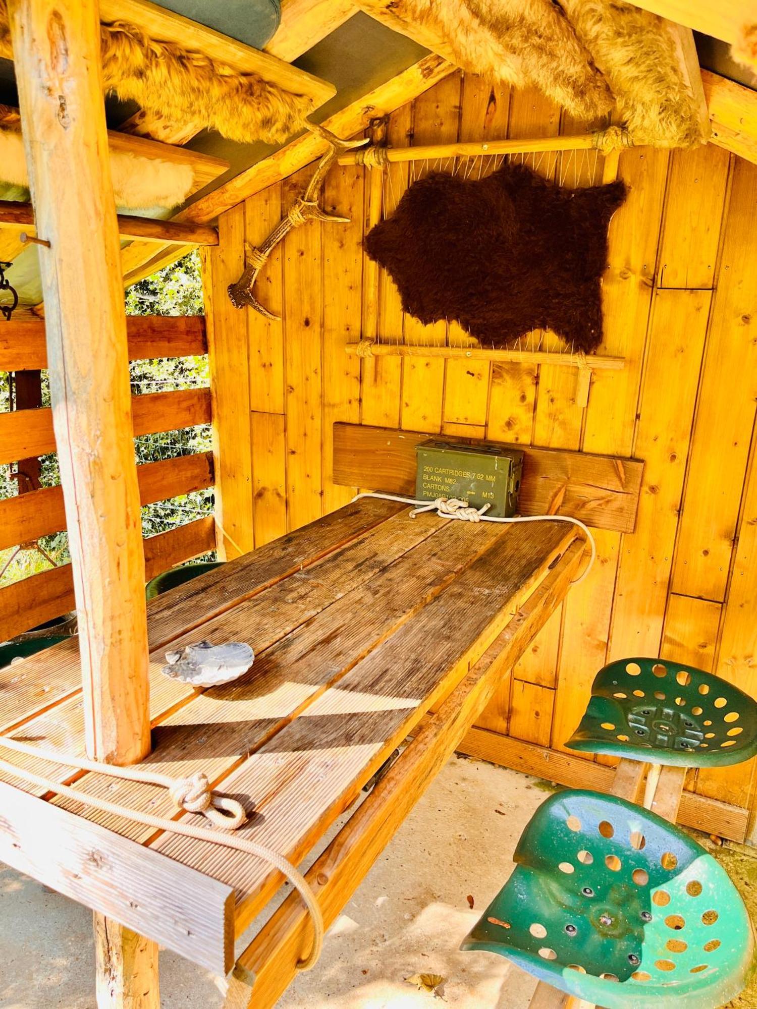 La Cabane Perchee Du Trappeur Ecrainville ภายนอก รูปภาพ