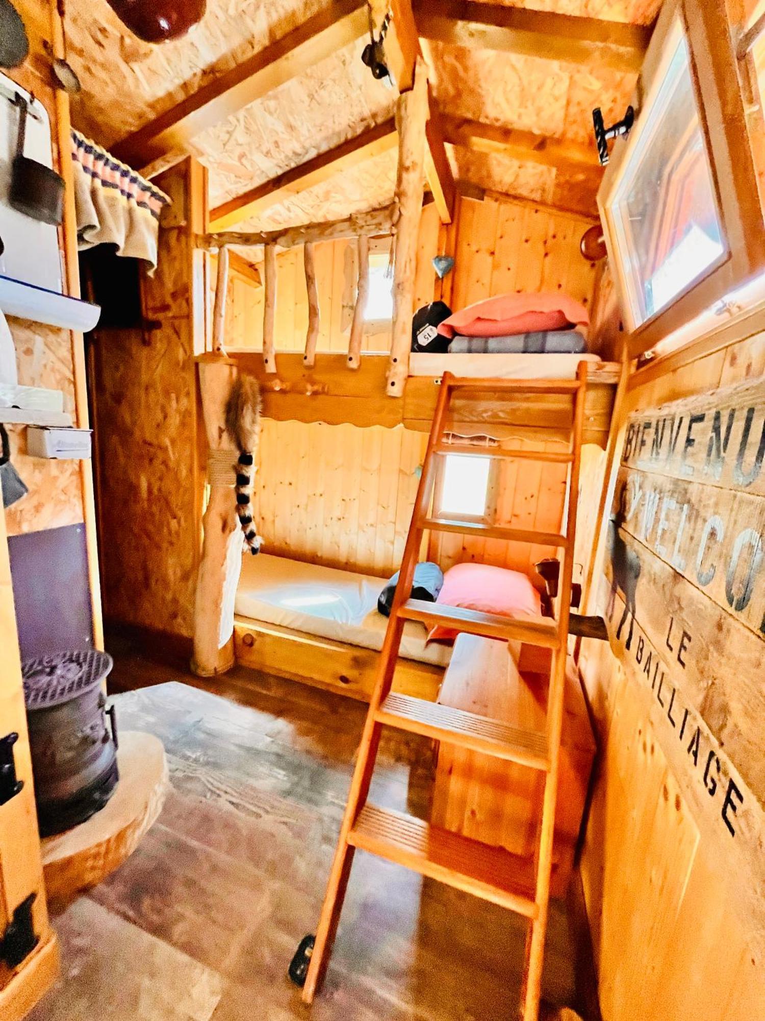 La Cabane Perchee Du Trappeur Ecrainville ภายนอก รูปภาพ