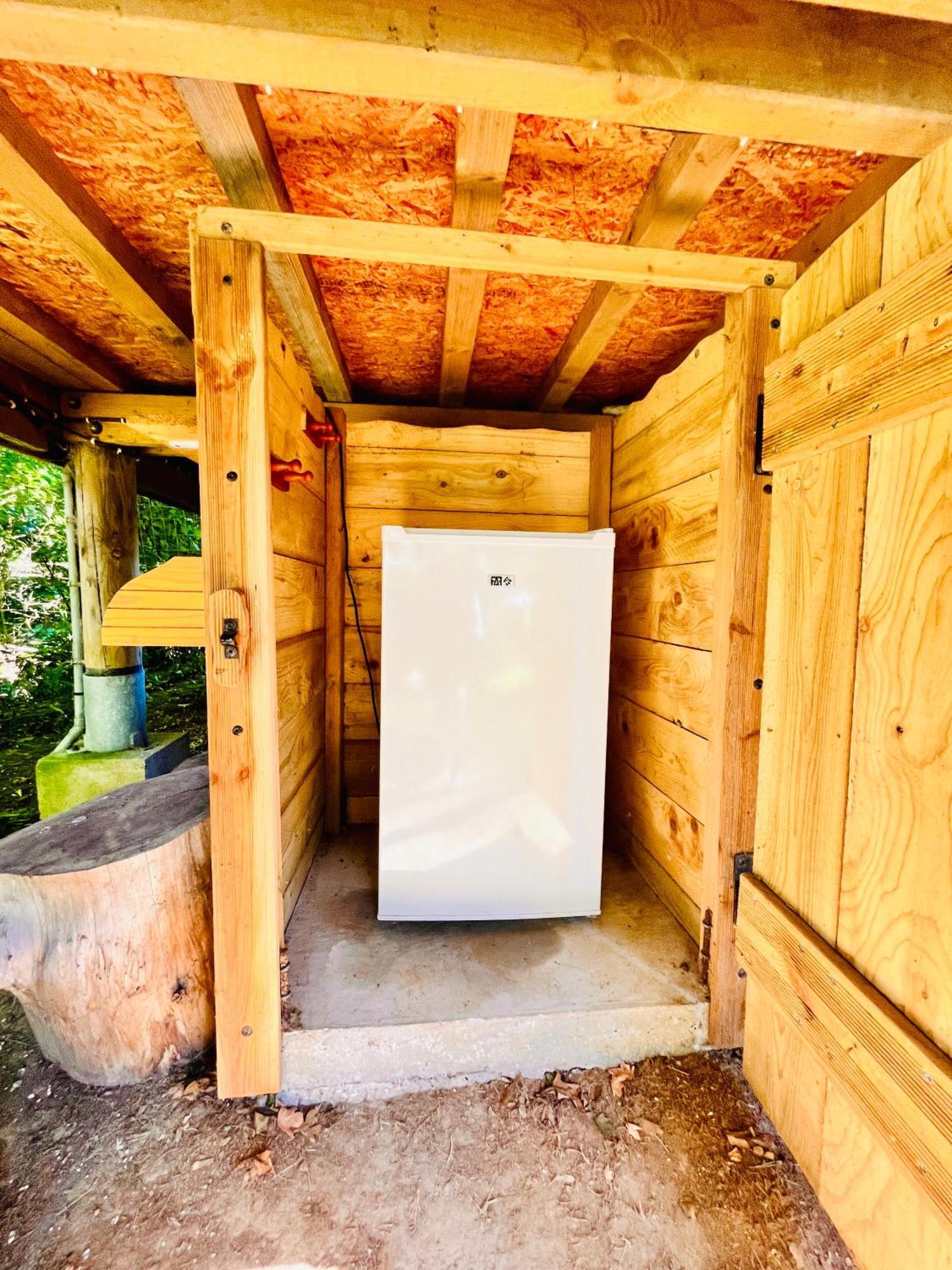 La Cabane Perchee Du Trappeur Ecrainville ภายนอก รูปภาพ