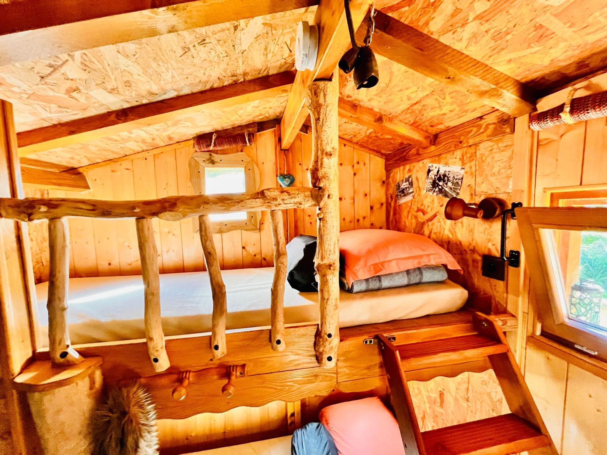 La Cabane Perchee Du Trappeur Ecrainville ภายนอก รูปภาพ
