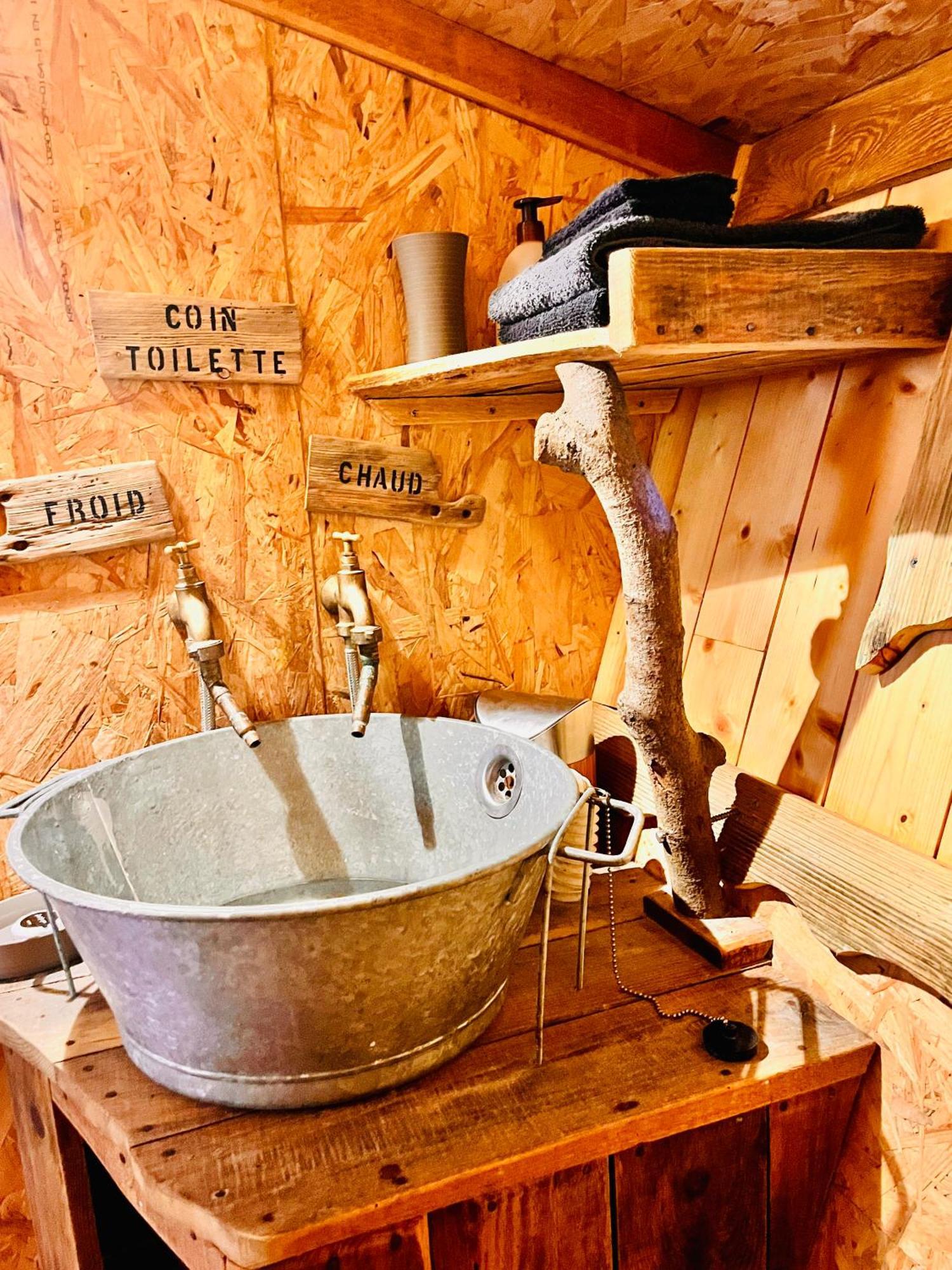 La Cabane Perchee Du Trappeur Ecrainville ภายนอก รูปภาพ