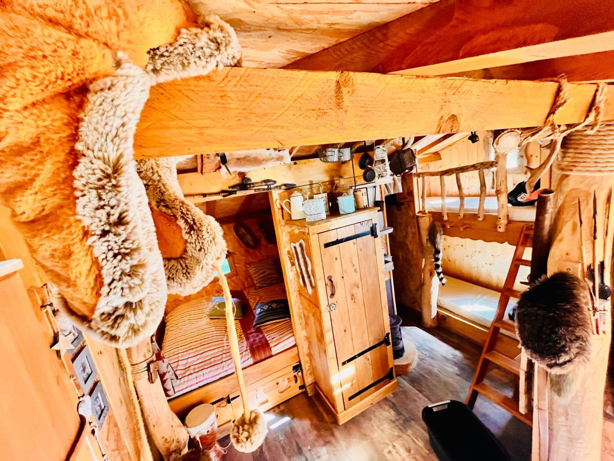 La Cabane Perchee Du Trappeur Ecrainville ภายนอก รูปภาพ