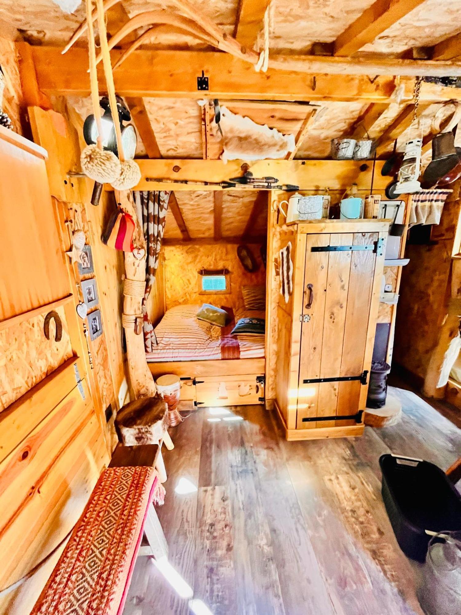 La Cabane Perchee Du Trappeur Ecrainville ภายนอก รูปภาพ