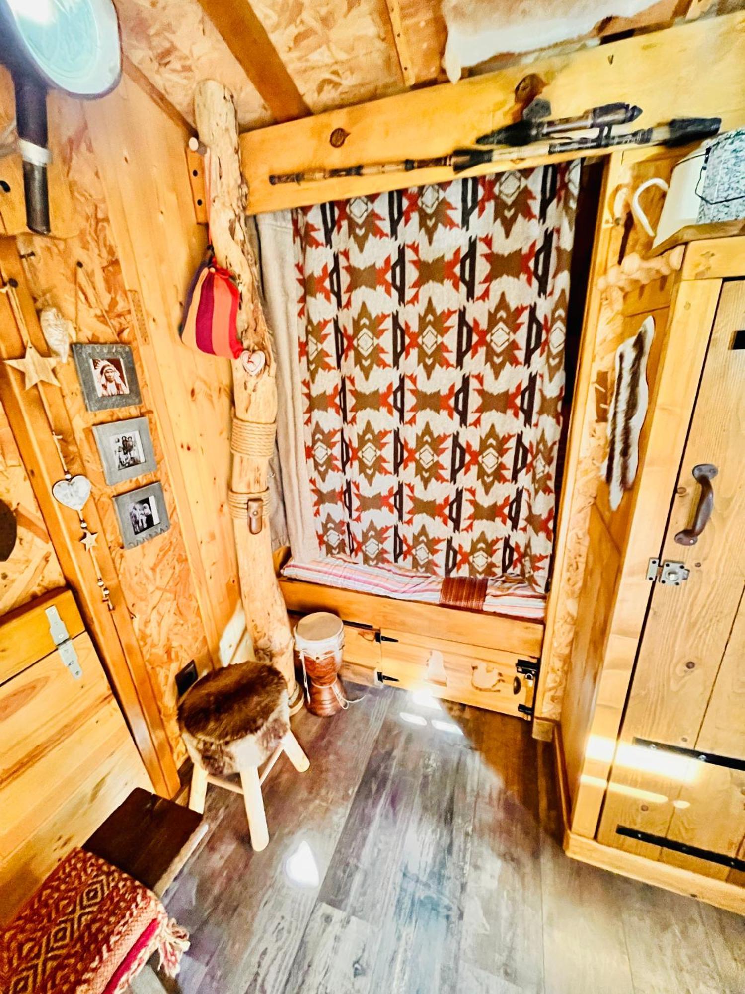 La Cabane Perchee Du Trappeur Ecrainville ภายนอก รูปภาพ